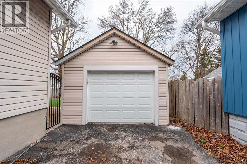 548 Devine Street, Sarnia, Ontario  N7T 1W6 - Photo 5 - 26006748