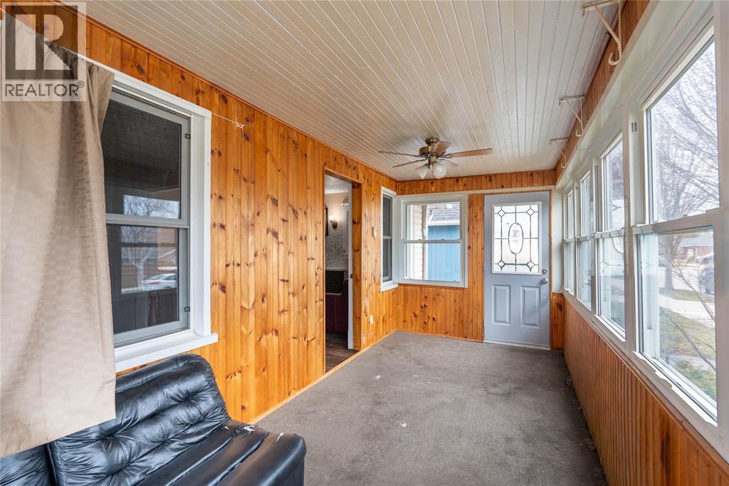 548 Devine Street, Sarnia, Ontario  N7T 1W6 - Photo 7 - 26006748