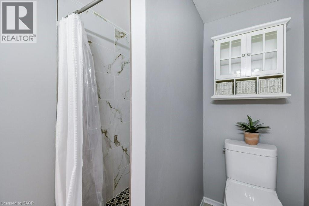 2405 Malcolm Crescent, Burlington, Ontario  L7P 3Y5 - Photo 23 - 40816824