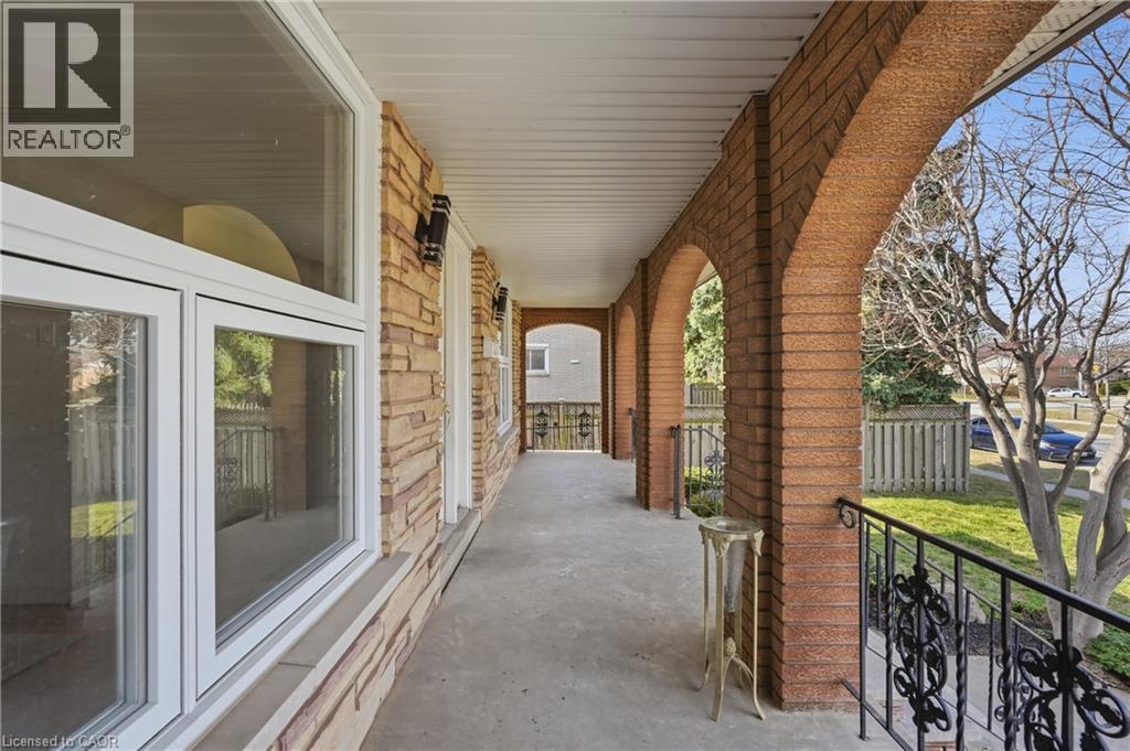 288 Eastdale Boulevard, Stoney Creek, Ontario  L8E 3P4 - Photo 2 - 40816764