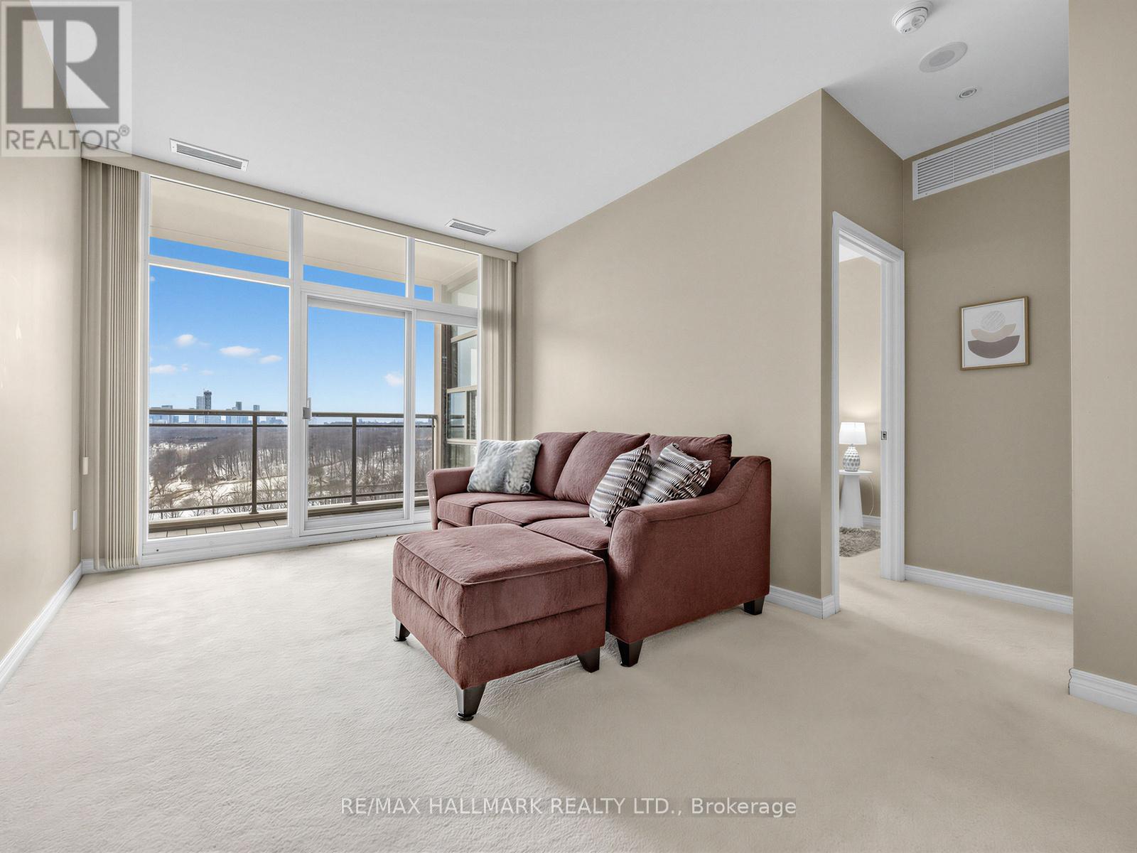 724 - 1 Leaside Park Drive, Toronto, Ontario  M4H 1R1 - Photo 10 - C12896052