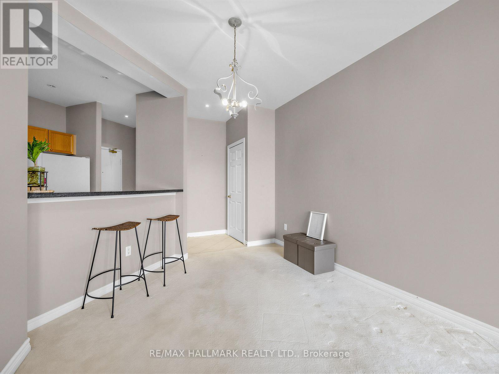 724 - 1 Leaside Park Drive, Toronto, Ontario  M4H 1R1 - Photo 9 - C12896052