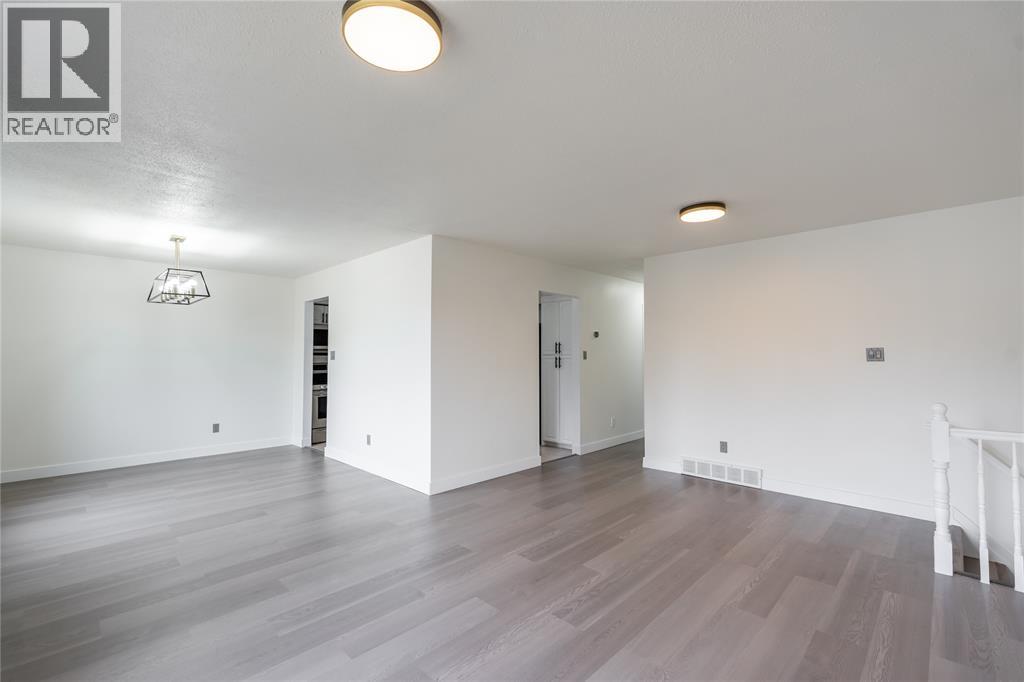 305 Oaklea Court, Sarnia, Ontario  N7S 5Y9 - Photo 7 - 26006760