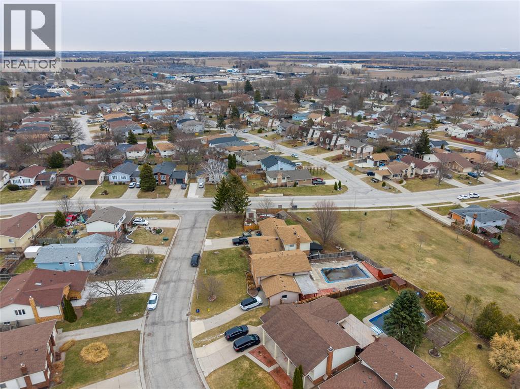 305 Oaklea Court, Sarnia, Ontario  N7S 5Y9 - Photo 47 - 26006760