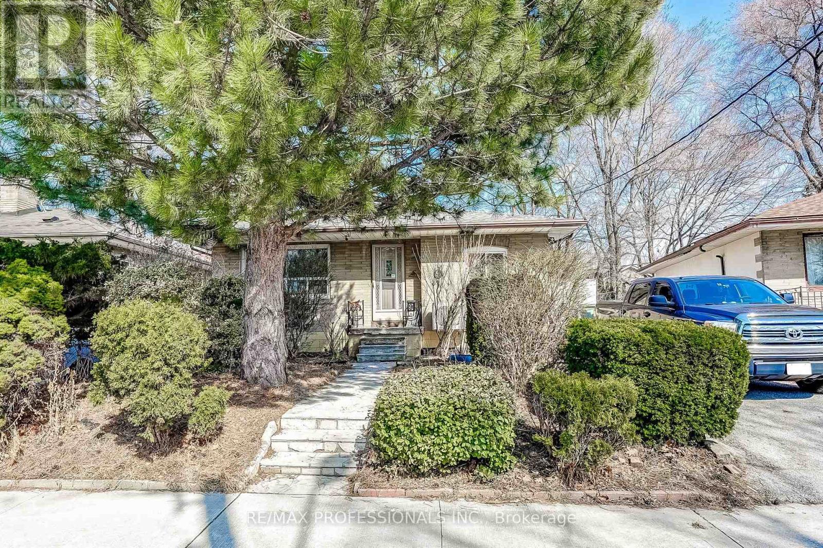 Bsmt - 9 Cashman Crescent, Toronto, Ontario  M6N 4M6 - Photo 2 - W12944654