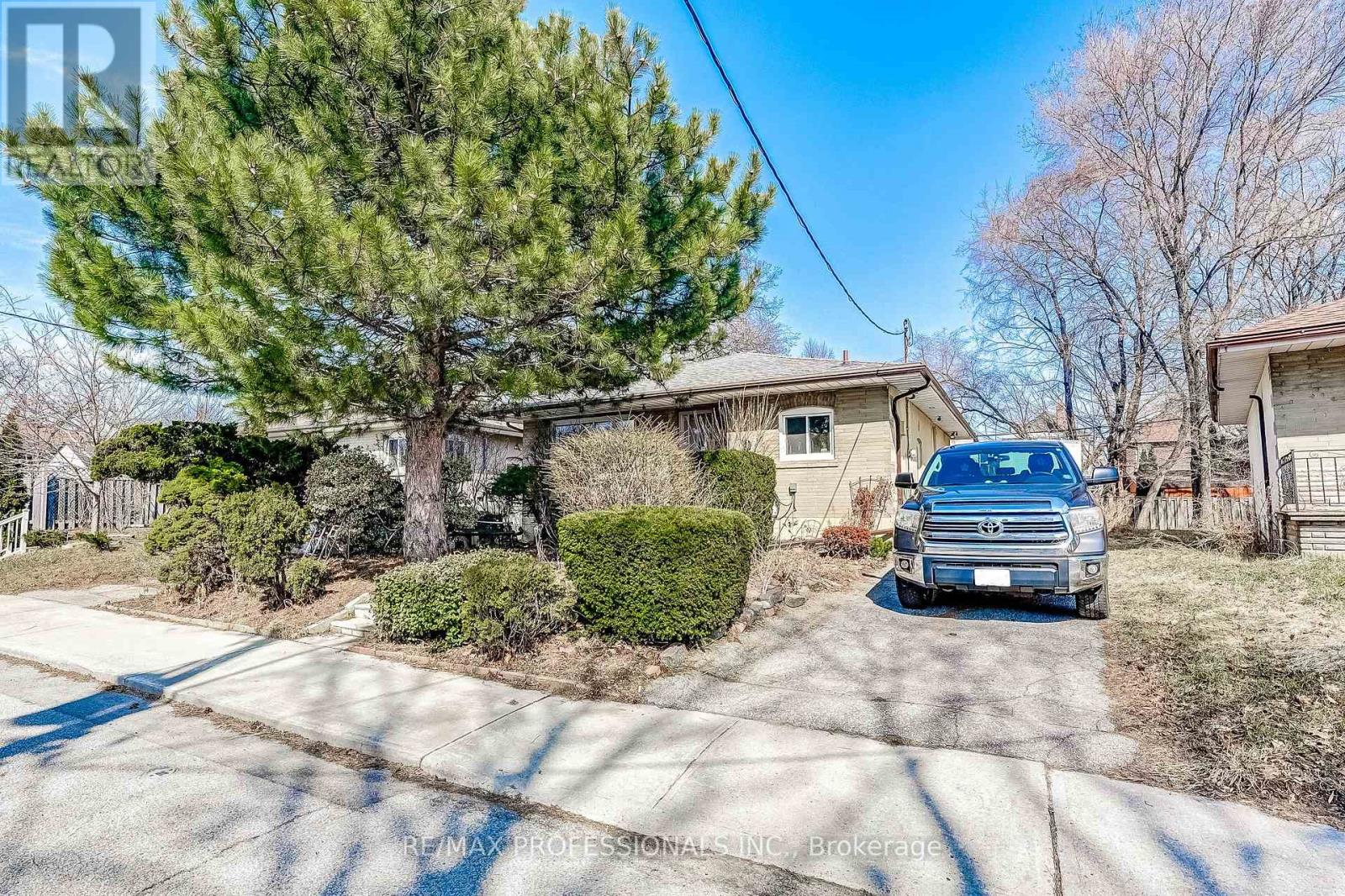 Bsmt - 9 Cashman Crescent, Toronto, Ontario  M6N 4M6 - Photo 3 - W12944654