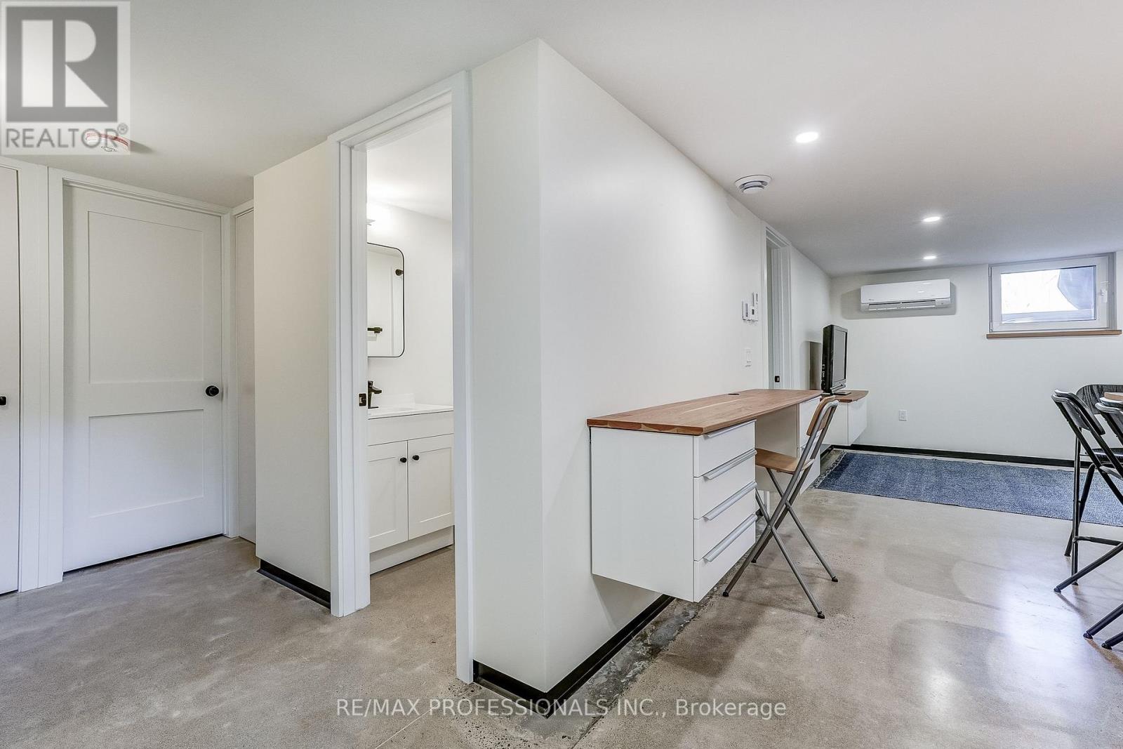 Bsmt - 9 Cashman Crescent, Toronto, Ontario  M6N 4M6 - Photo 7 - W12944654