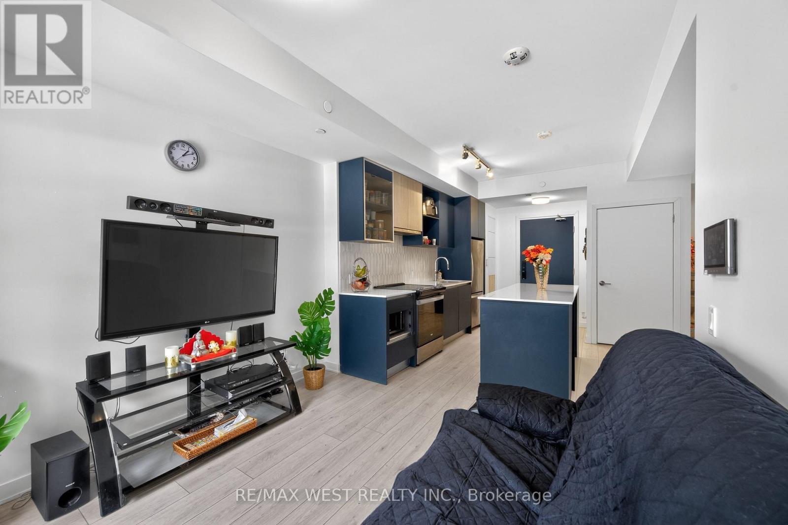 421 - 405 Dundas Street, Oakville, Ontario  L6M 5P9 - Photo 10 - W12944706