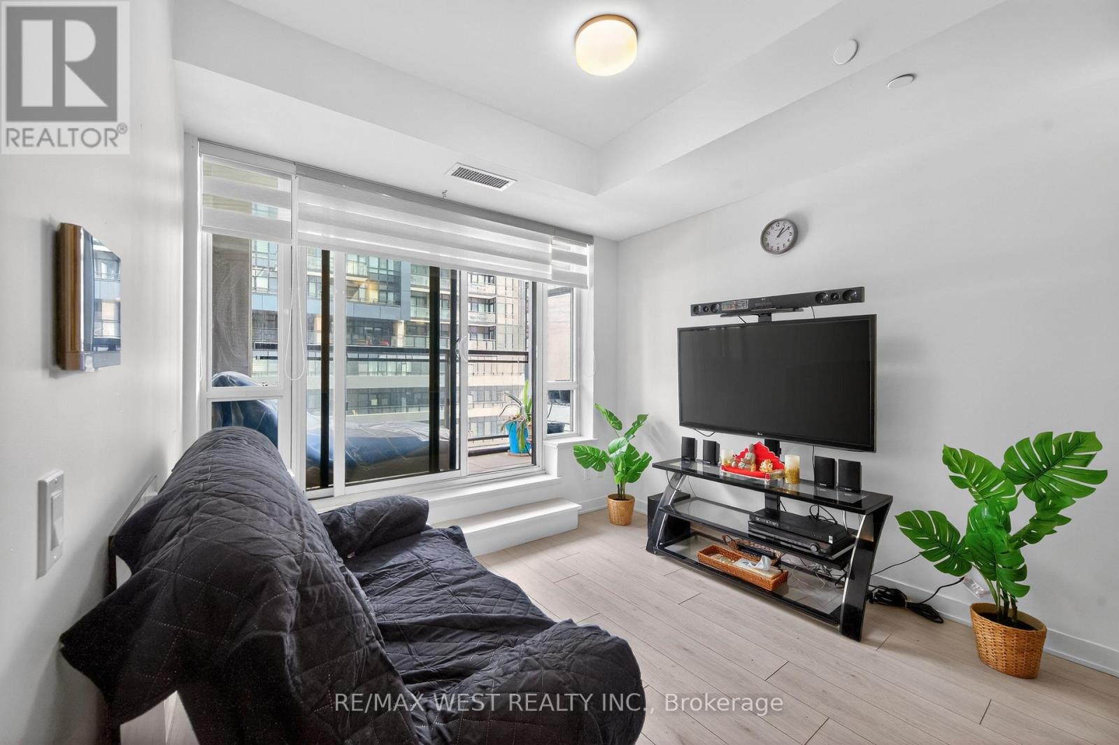 421 - 405 Dundas Street, Oakville, Ontario  L6M 5P9 - Photo 12 - W12944706