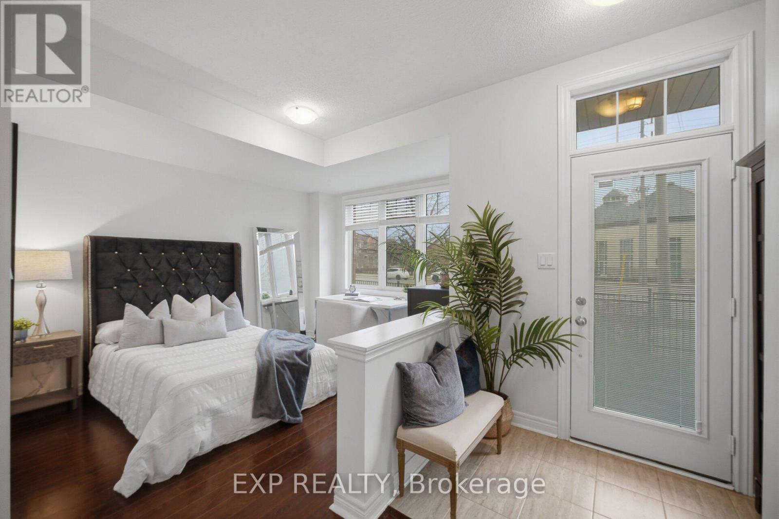 2 - 3235 Thomas Street, Mississauga, Ontario  L5M 0M2 - Photo 8 - W12944726