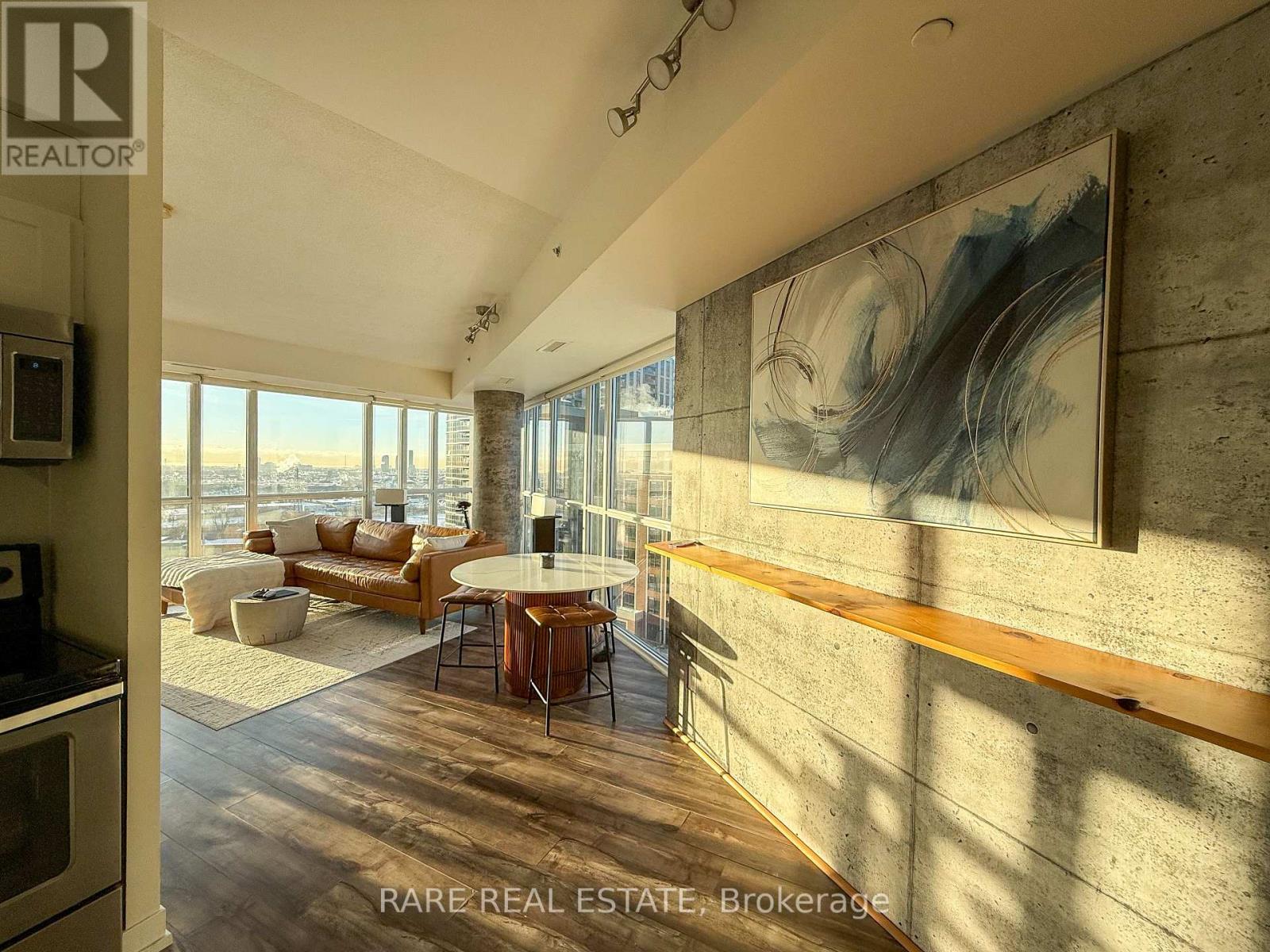 1009 - 5101 Dundas Street W, Toronto, Ontario  M9A 5G8 - Photo 4 - W12944734