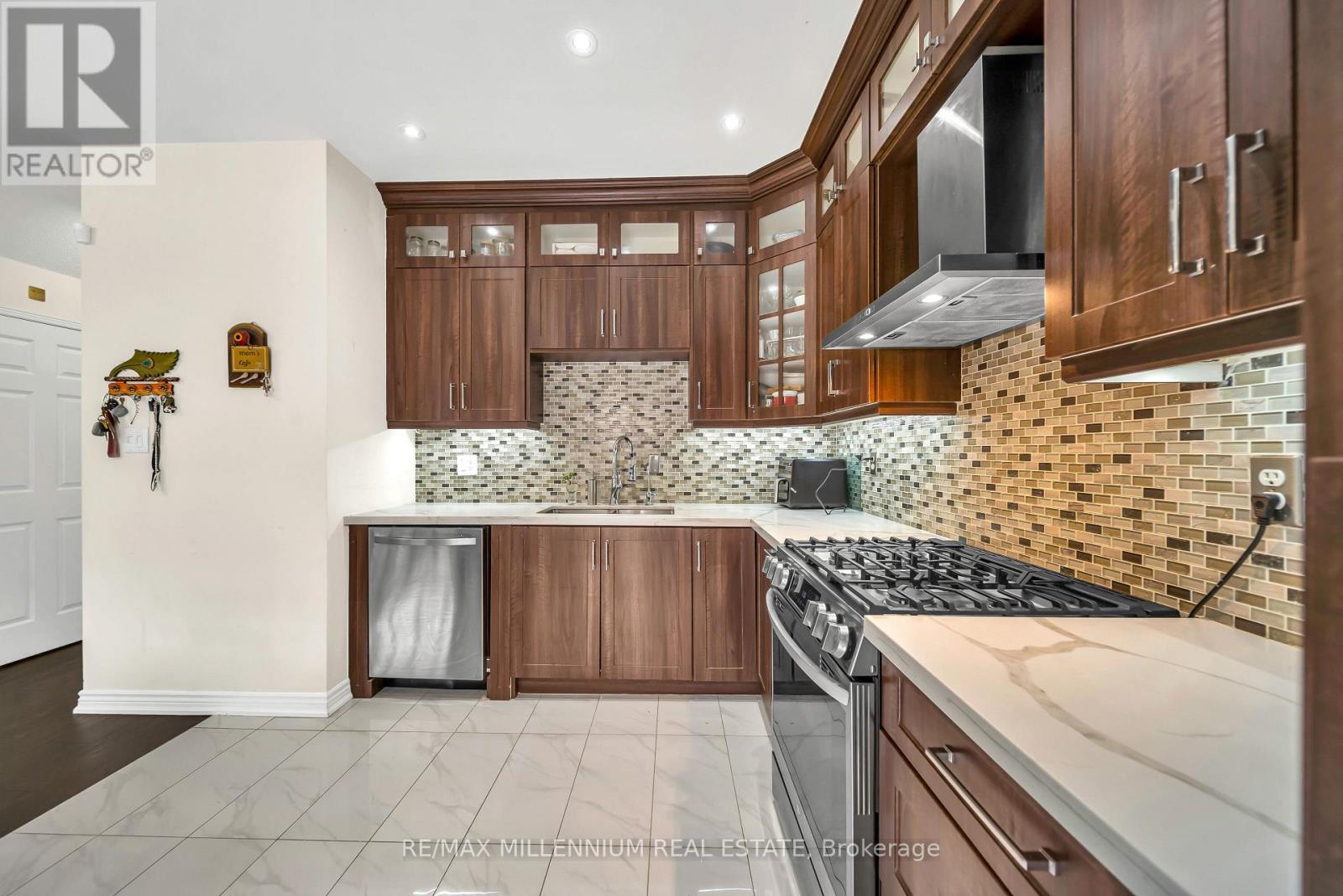 3044 Mcdowell Drive, Mississauga, Ontario  L5M 6J4 - Photo 11 - W12944776