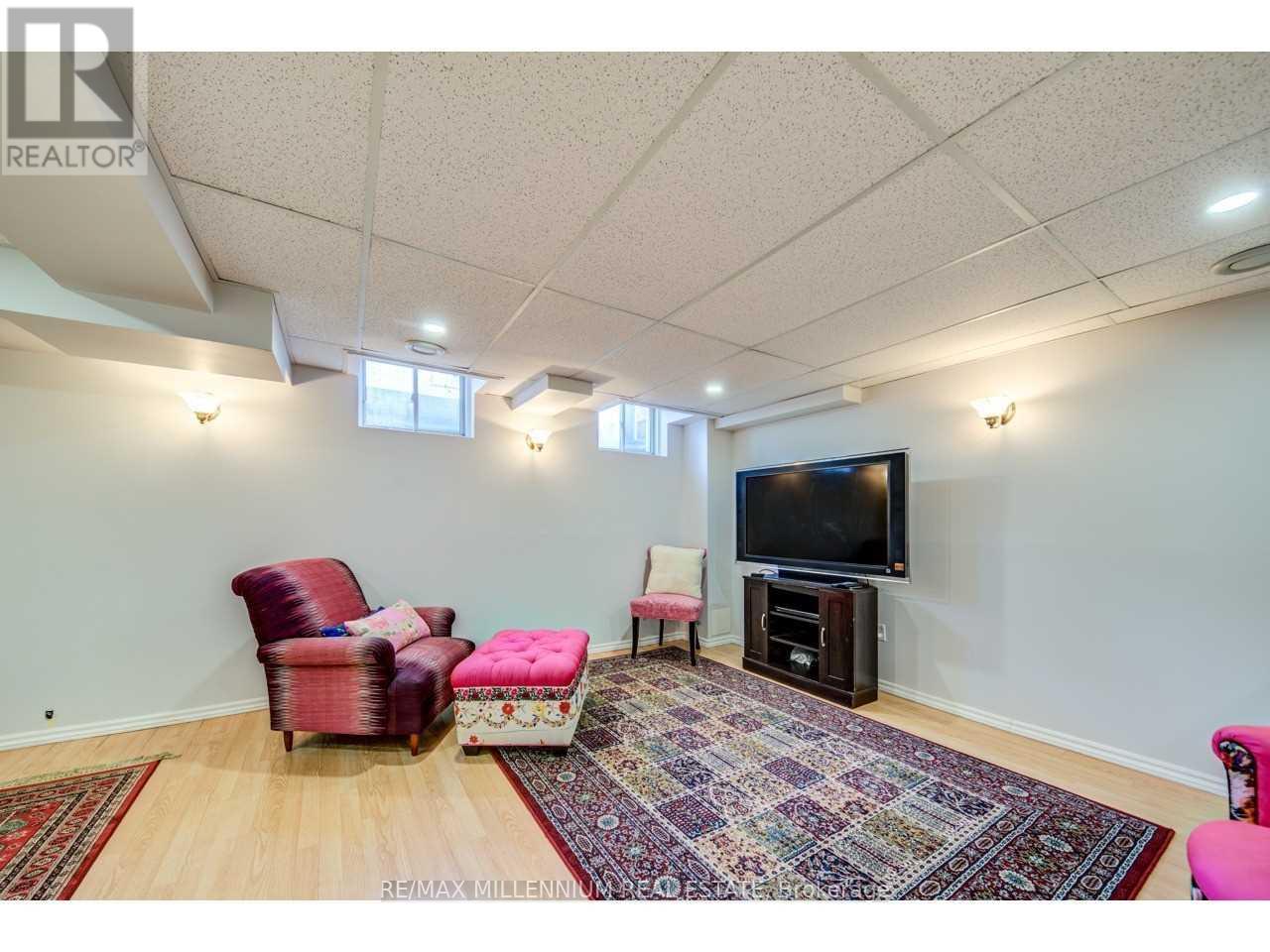 3044 Mcdowell Drive, Mississauga, Ontario  L5M 6J4 - Photo 37 - W12944776