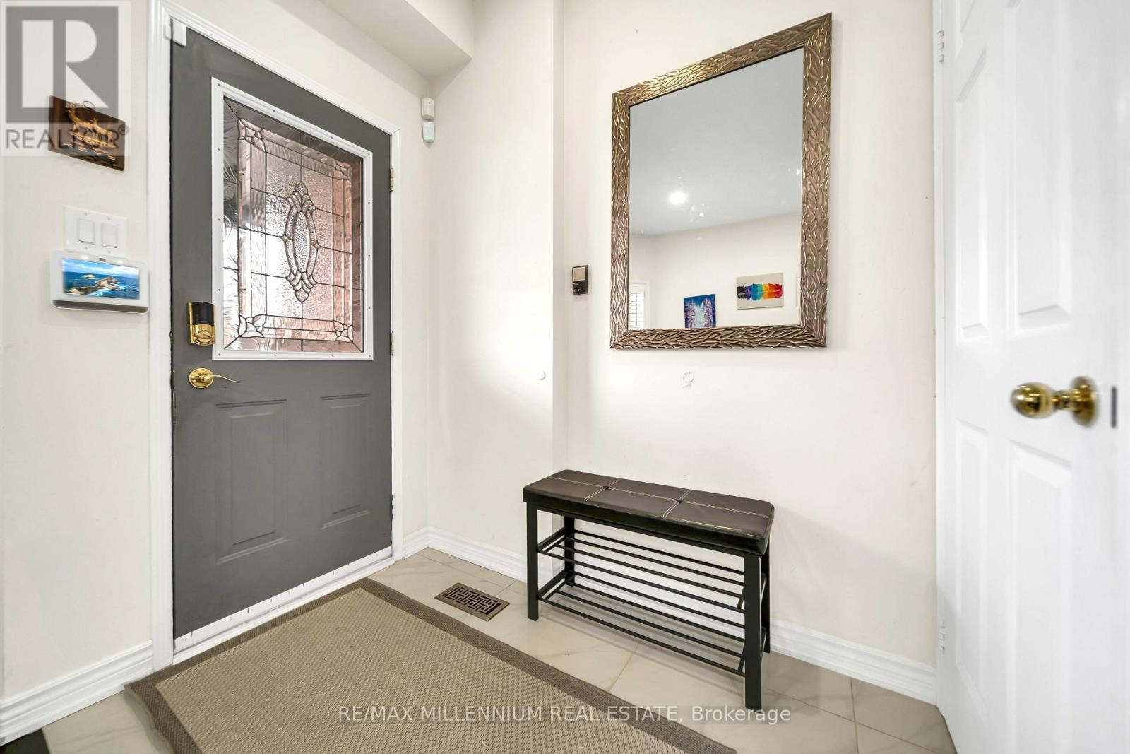 3044 Mcdowell Drive, Mississauga, Ontario  L5M 6J4 - Photo 5 - W12944776