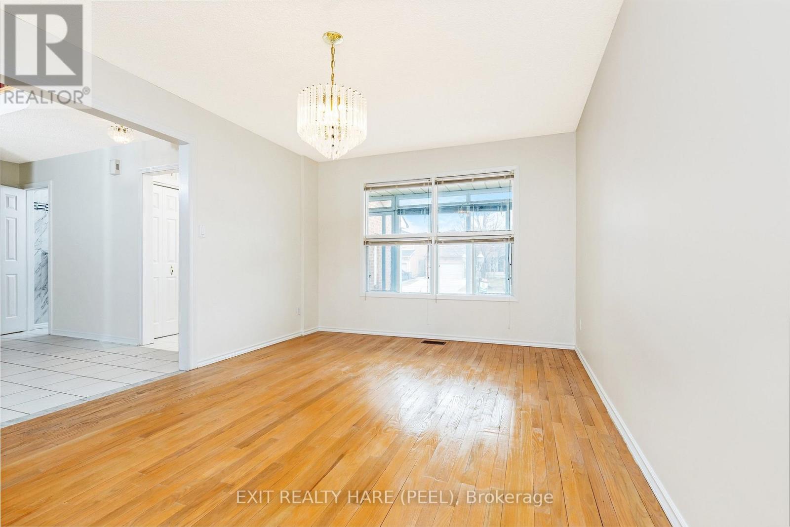 6 Ruth Avenue, Brampton, Ontario  L6Z 3X4 - Photo 11 - W12944780