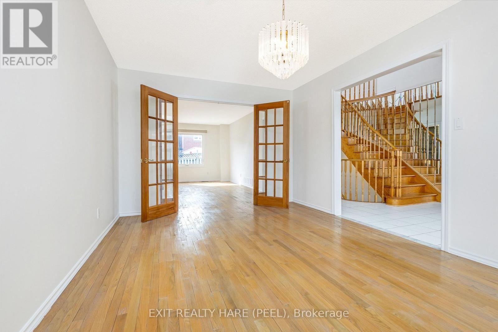 6 Ruth Avenue, Brampton, Ontario  L6Z 3X4 - Photo 12 - W12944780