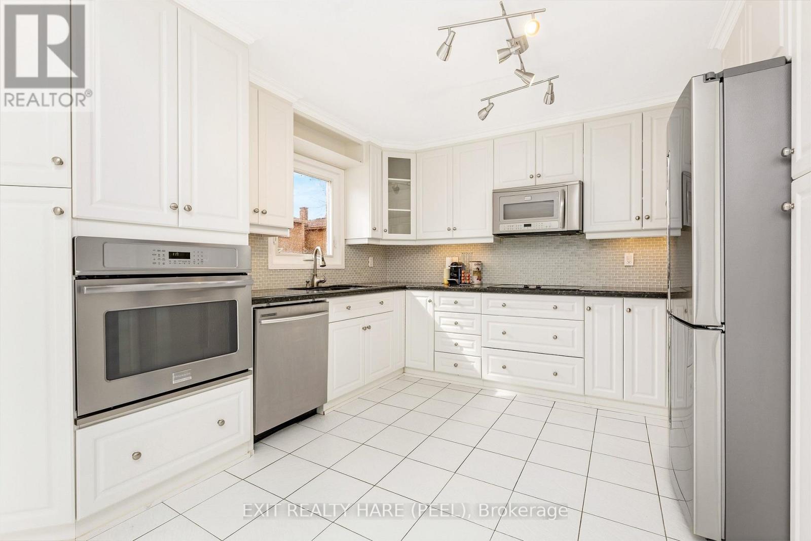 6 Ruth Avenue, Brampton, Ontario  L6Z 3X4 - Photo 18 - W12944780