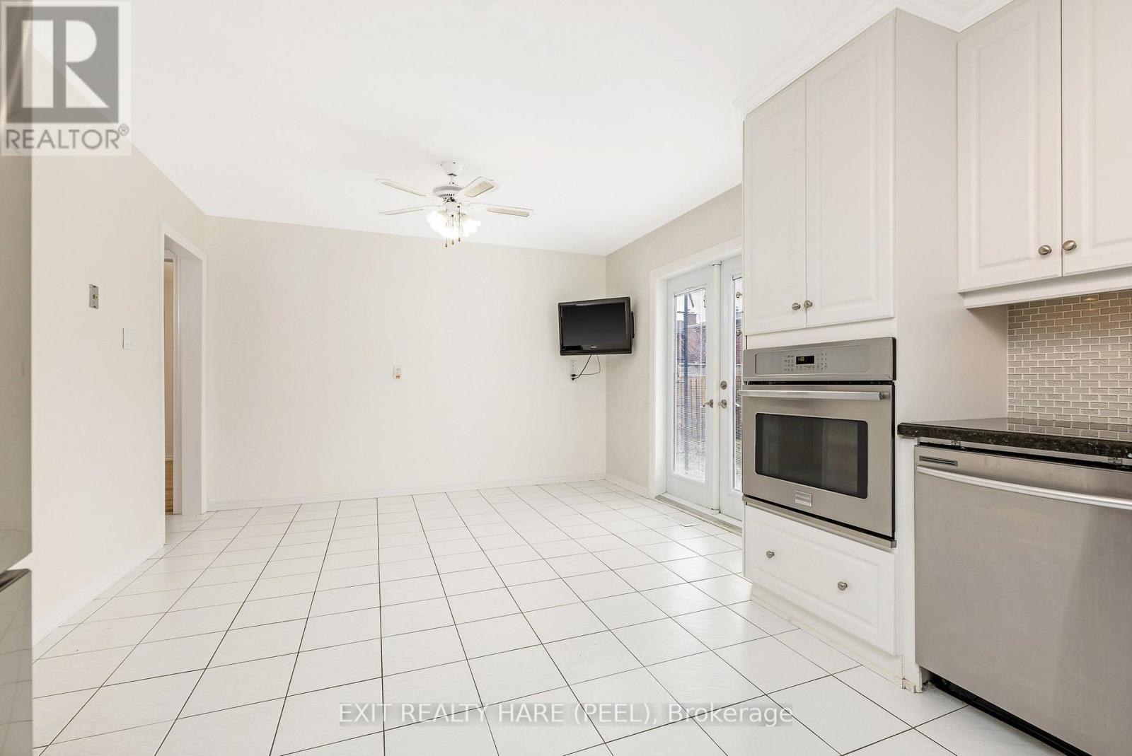 6 Ruth Avenue, Brampton, Ontario  L6Z 3X4 - Photo 20 - W12944780