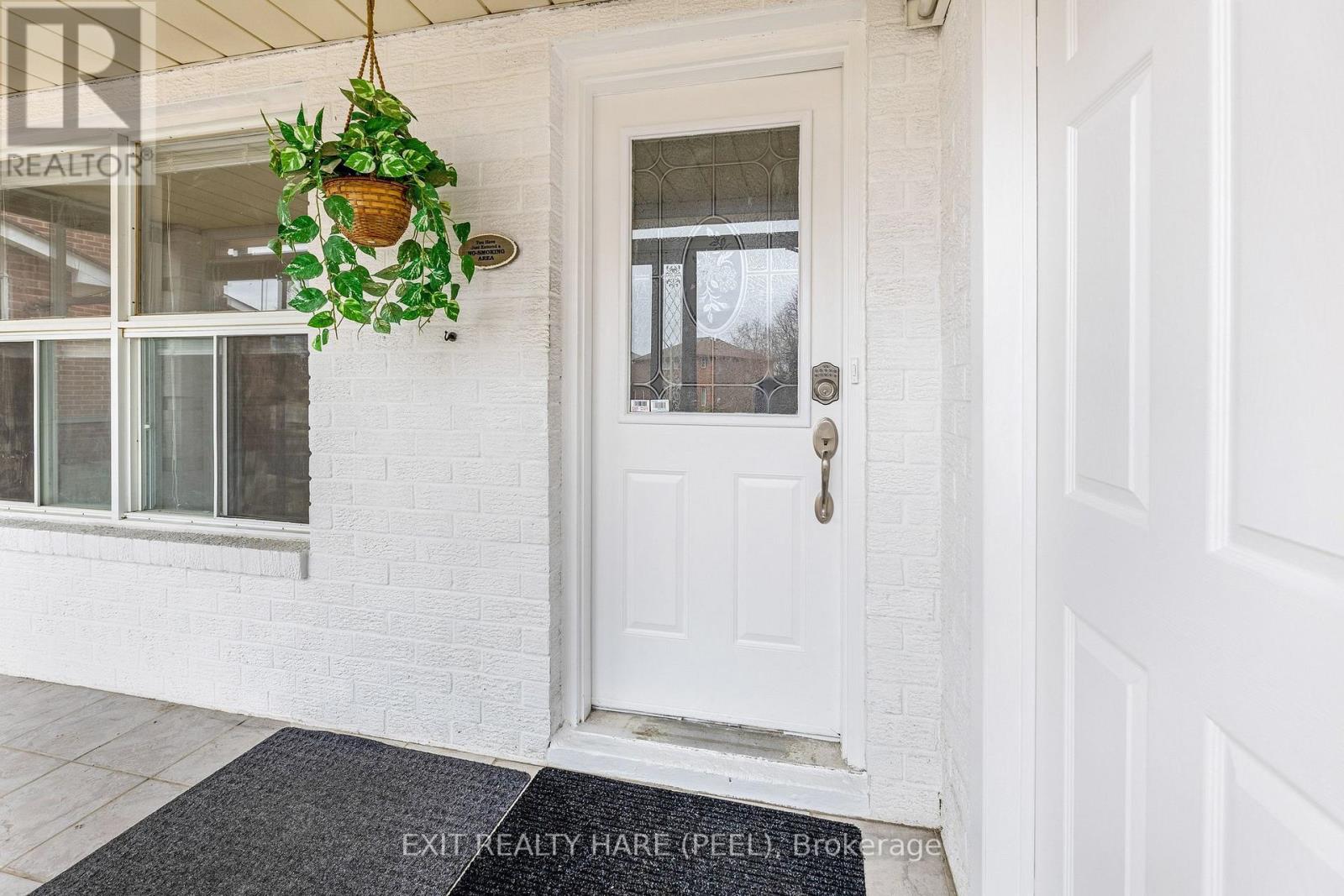 6 Ruth Avenue, Brampton, Ontario  L6Z 3X4 - Photo 7 - W12944780