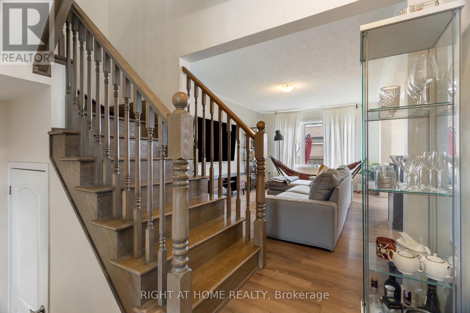 1550 Gainer Crescent, Milton, Ontario  L9T 8Y3 - Photo 6 - W12944788