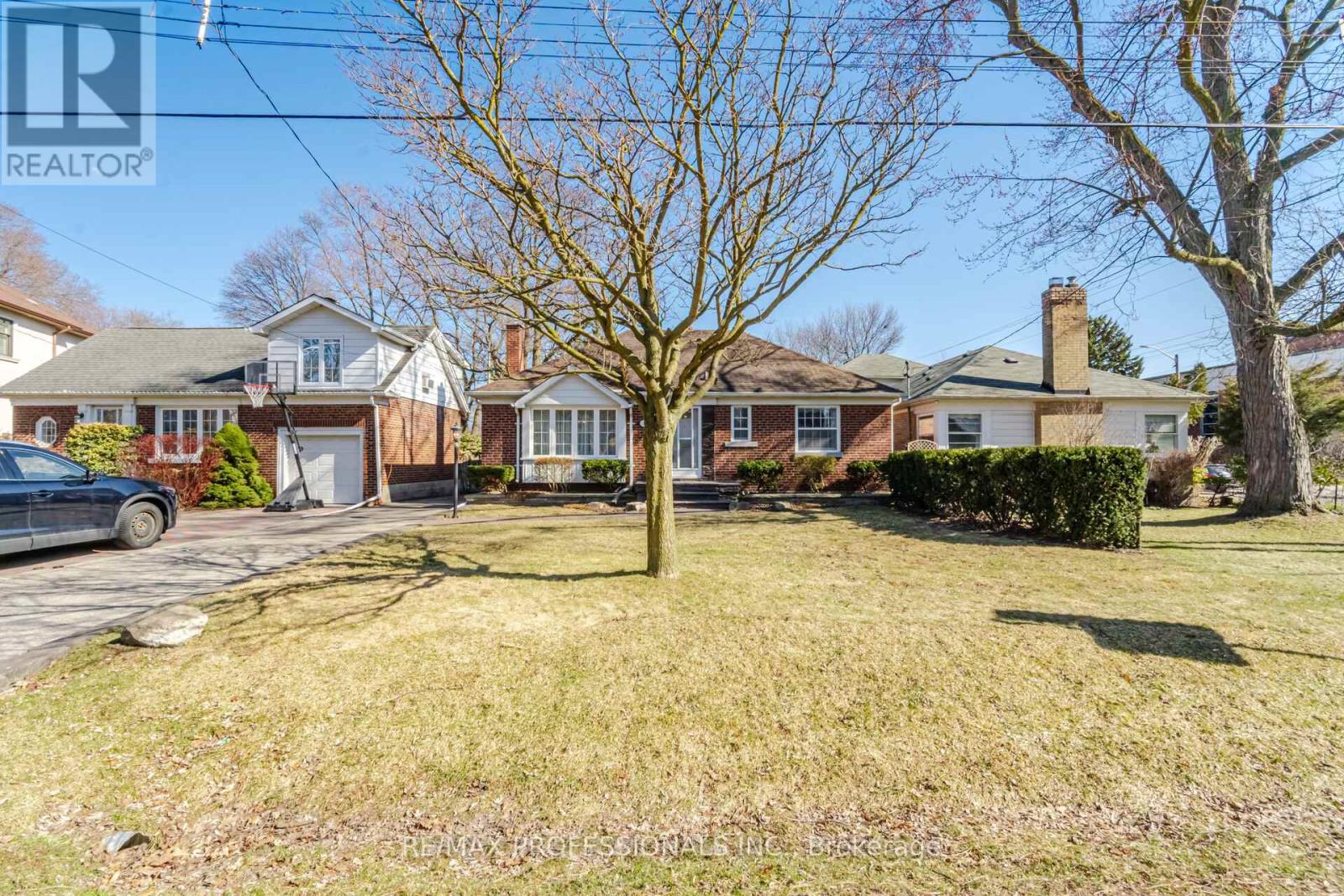 1 LOYALIST ROAD, Toronto, Ontario