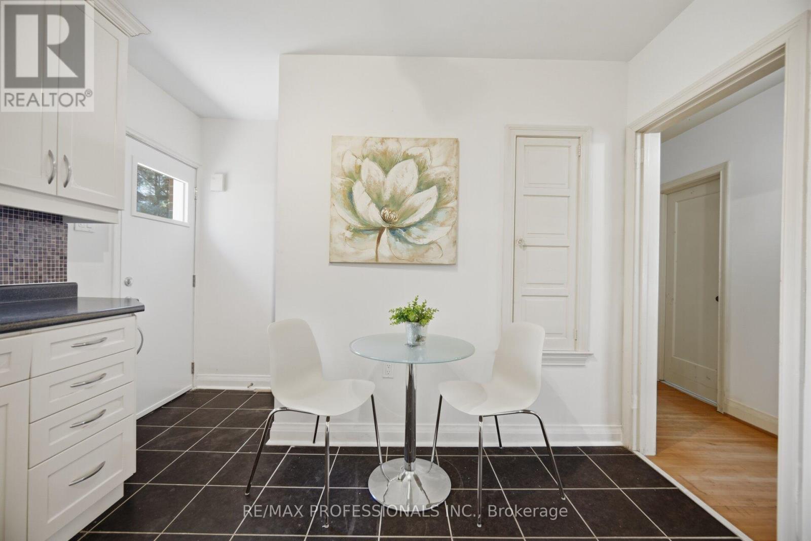 1 Loyalist Road, Toronto, Ontario  M9A 3P2 - Photo 13 - W12944794