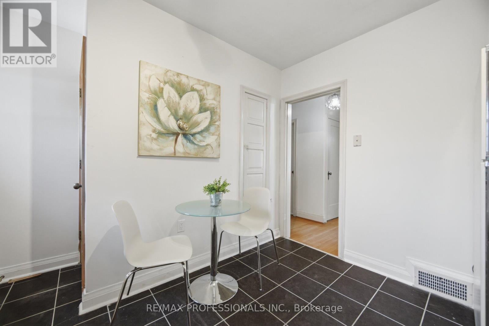 1 Loyalist Road, Toronto, Ontario  M9A 3P2 - Photo 15 - W12944794