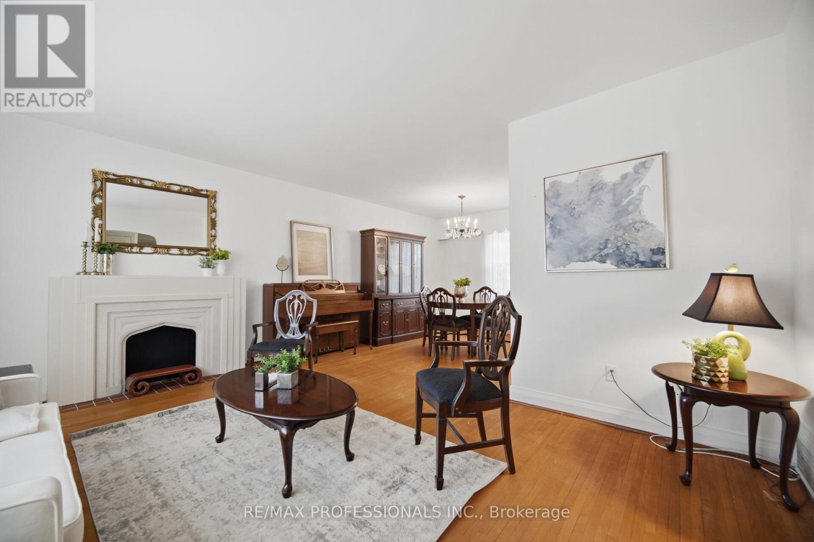 1 Loyalist Road, Toronto, Ontario  M9A 3P2 - Photo 8 - W12944794