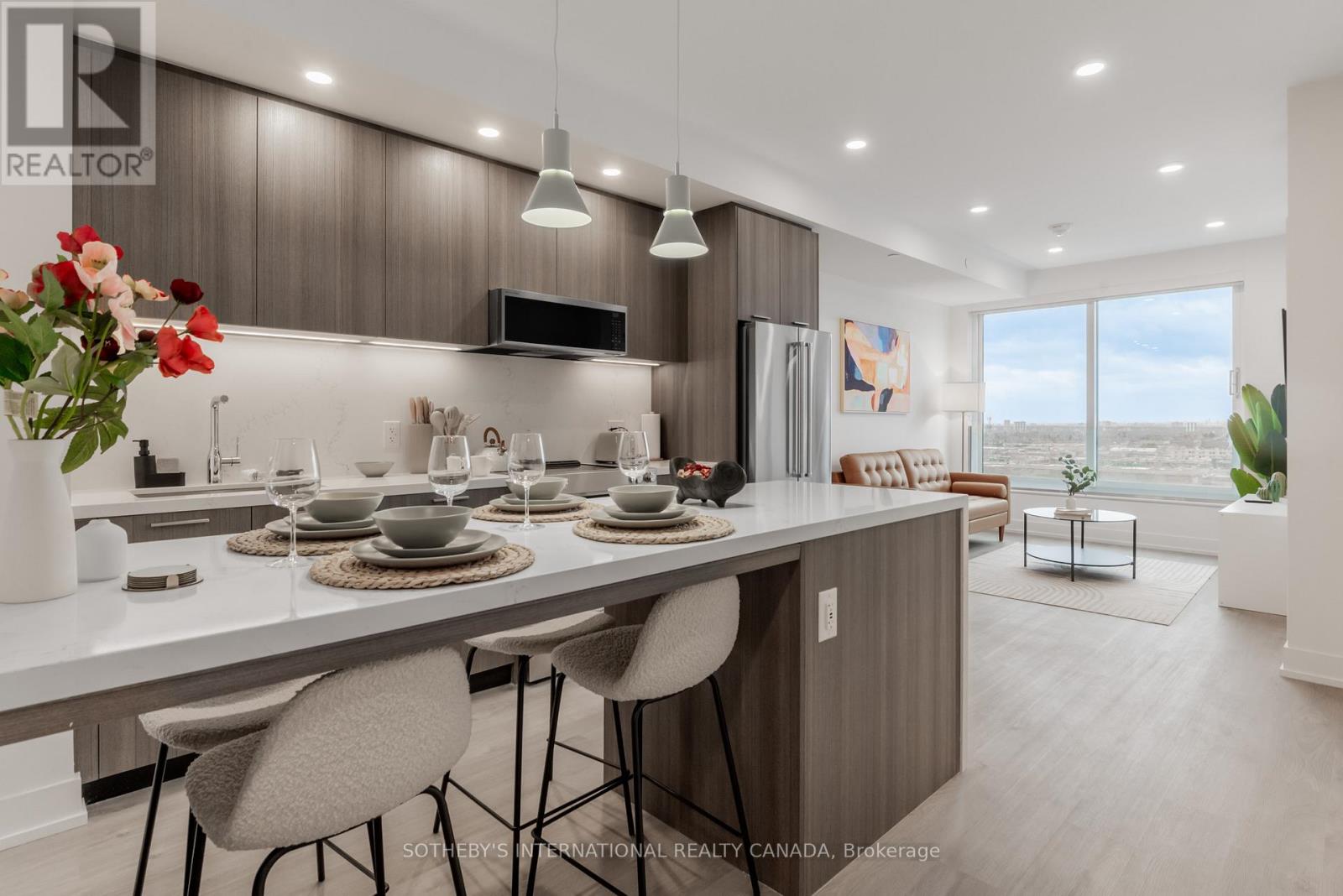 504 - 29 YORK GARDEN WAY, Toronto, Ontario