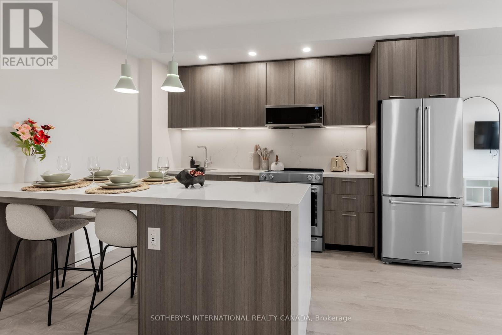 504 - 29 York Garden Way, Toronto, Ontario  M6A 2V1 - Photo 4 - W12944822