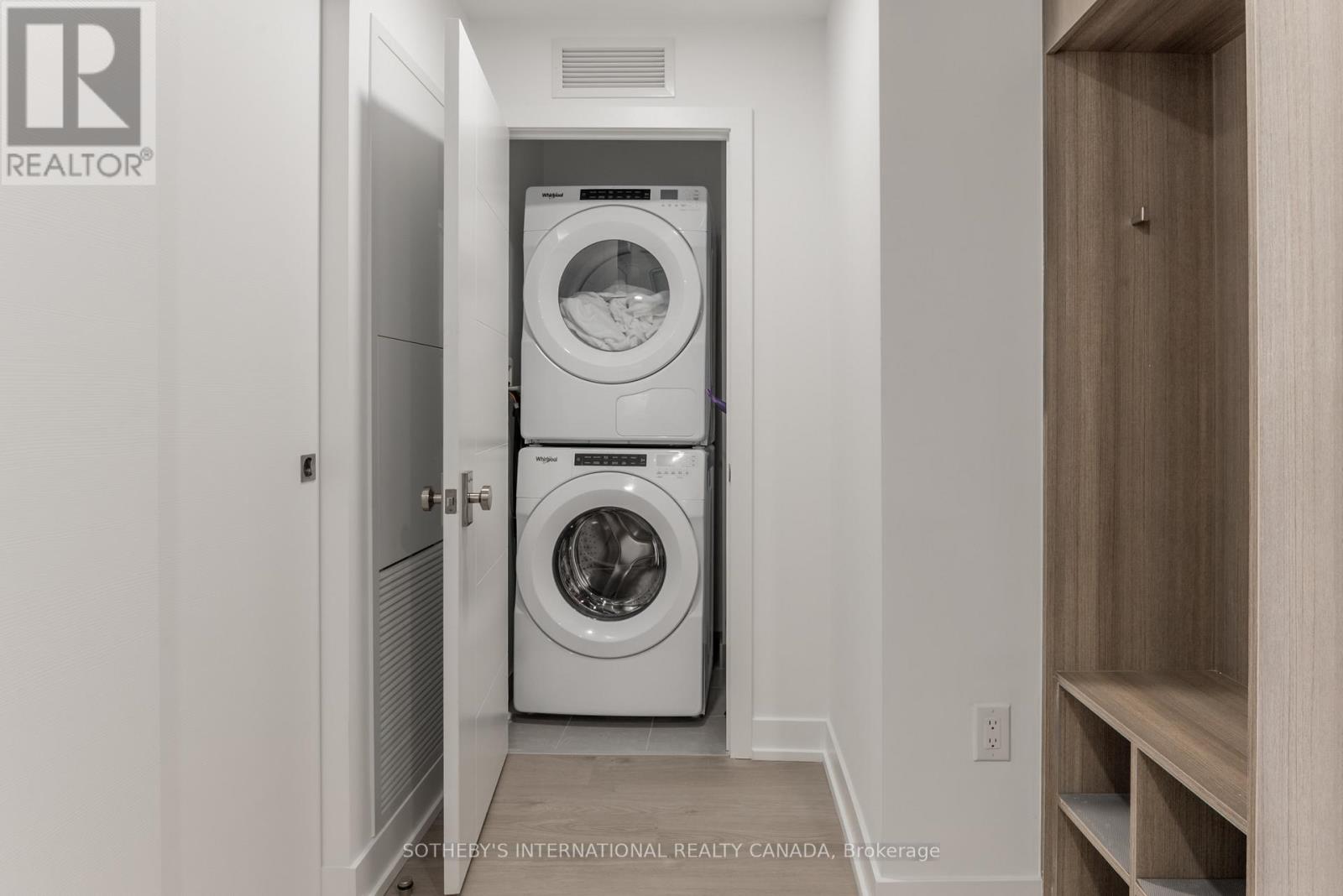 504 - 29 York Garden Way, Toronto, Ontario  M6A 2V1 - Photo 9 - W12944822