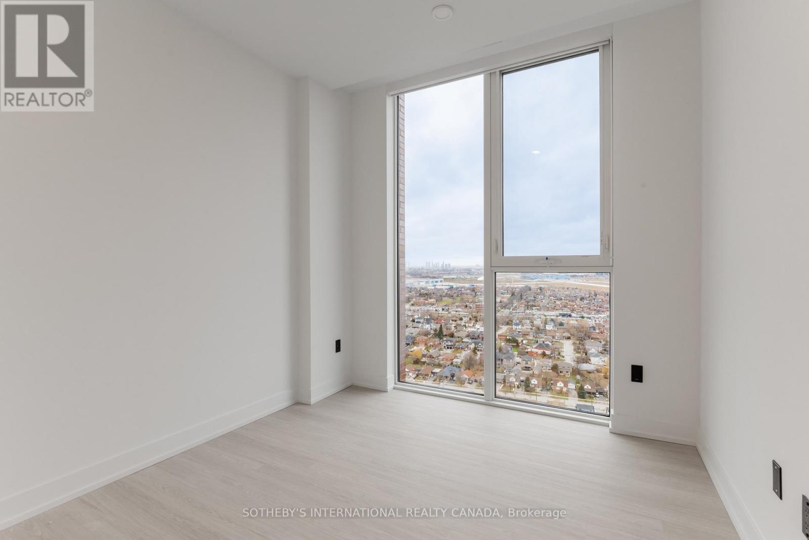 1903 - 29 York Garden Way, Toronto, Ontario  M6A 2V1 - Photo 7 - W12944832