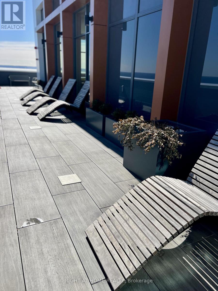 1101 - 500 Brock Avenue, Burlington, Ontario  L7S 0A5 - Photo 21 - W12944834