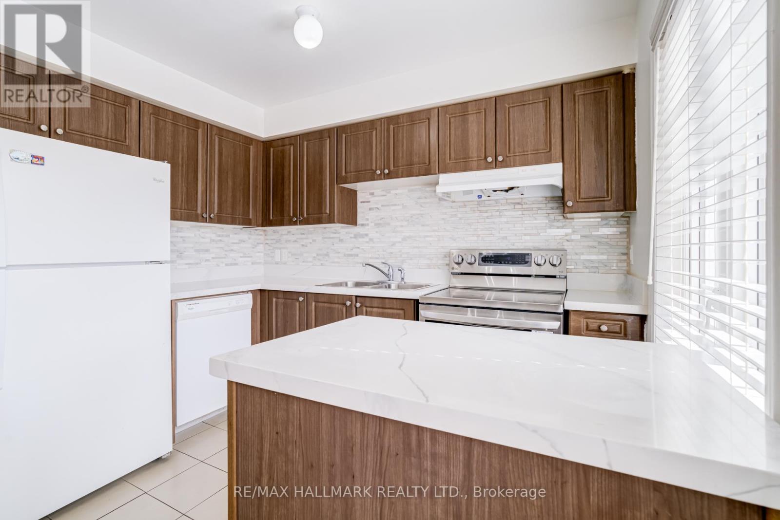 55 Ted Wray Circle, Toronto, Ontario  M3L 0G8 - Photo 14 - W12944862