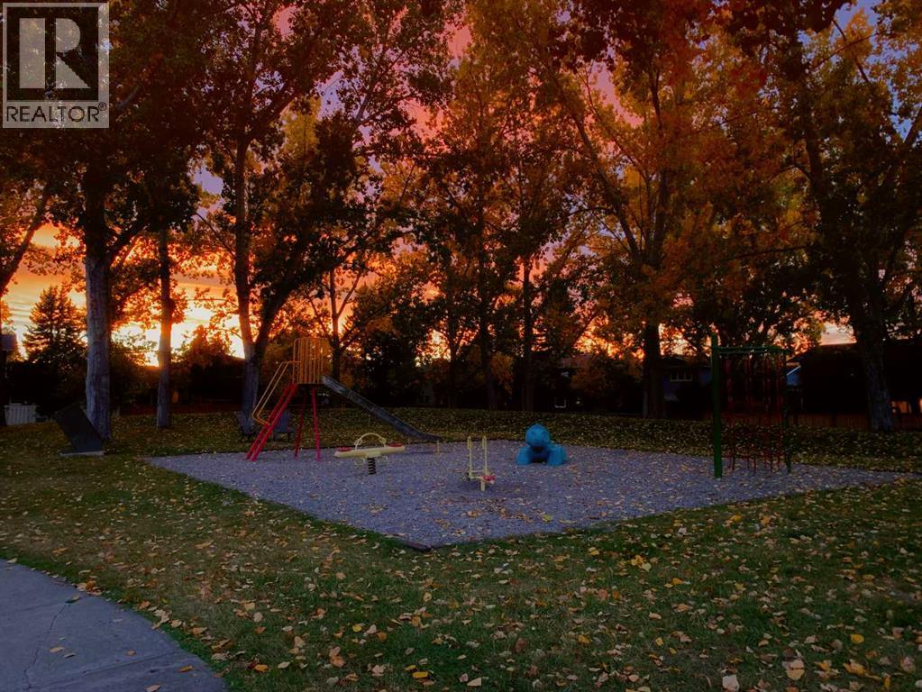 119 Sunmount Place Se, Calgary, Alberta  T2X 1X1 - Photo 9 - A2293843