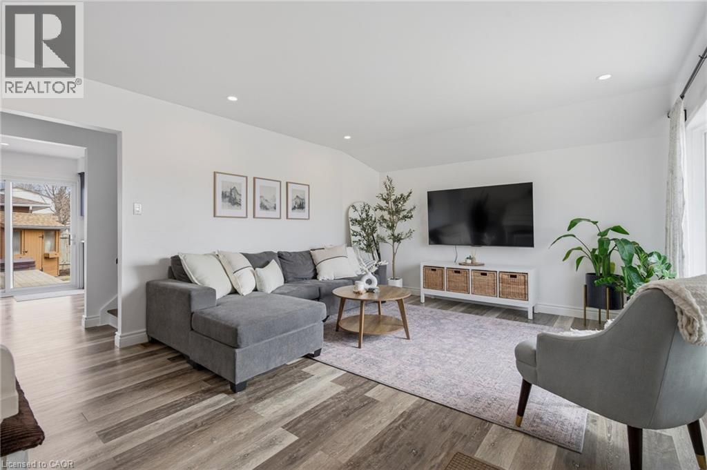 85 HINCKS Street Unit# A, New Hamburg, Ontario