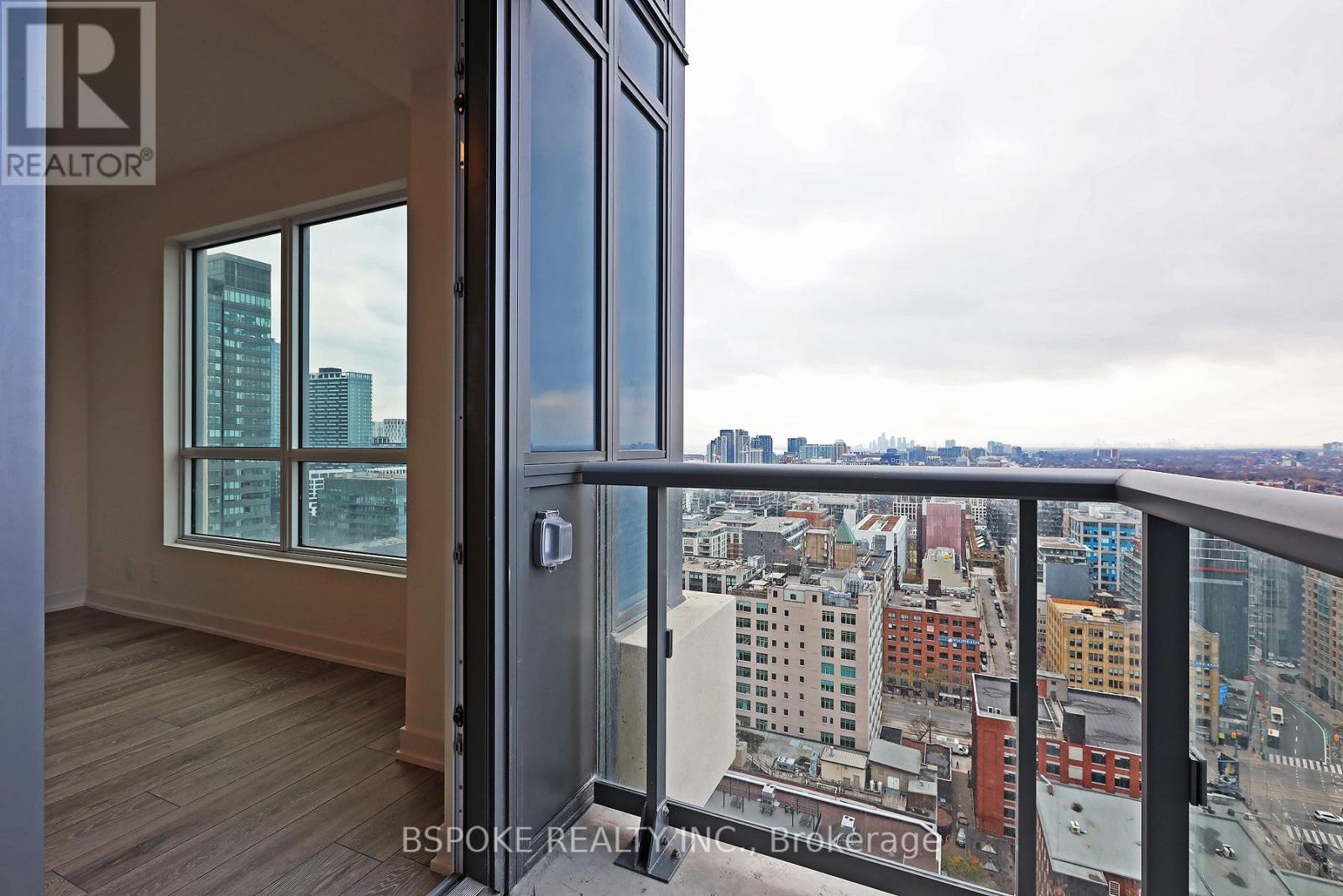 2811 - 108 Peter Street, Toronto (Waterfront Communities), Ontario  M5V 2G7 - Photo 4 - C12890608