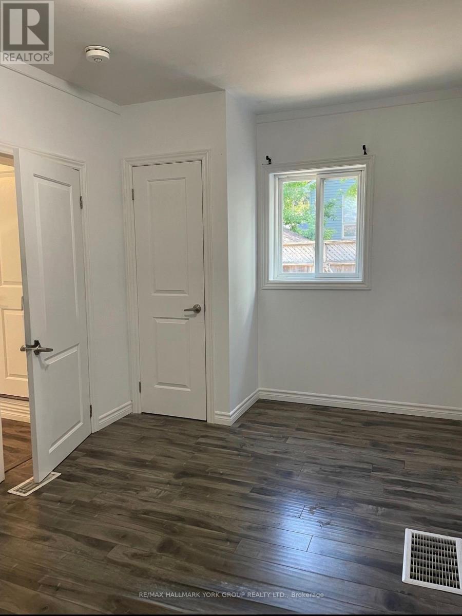 Main Rear - 165 Anne Street S, Barrie, Ontario  L4N 2E4 - Photo 6 - S12887108