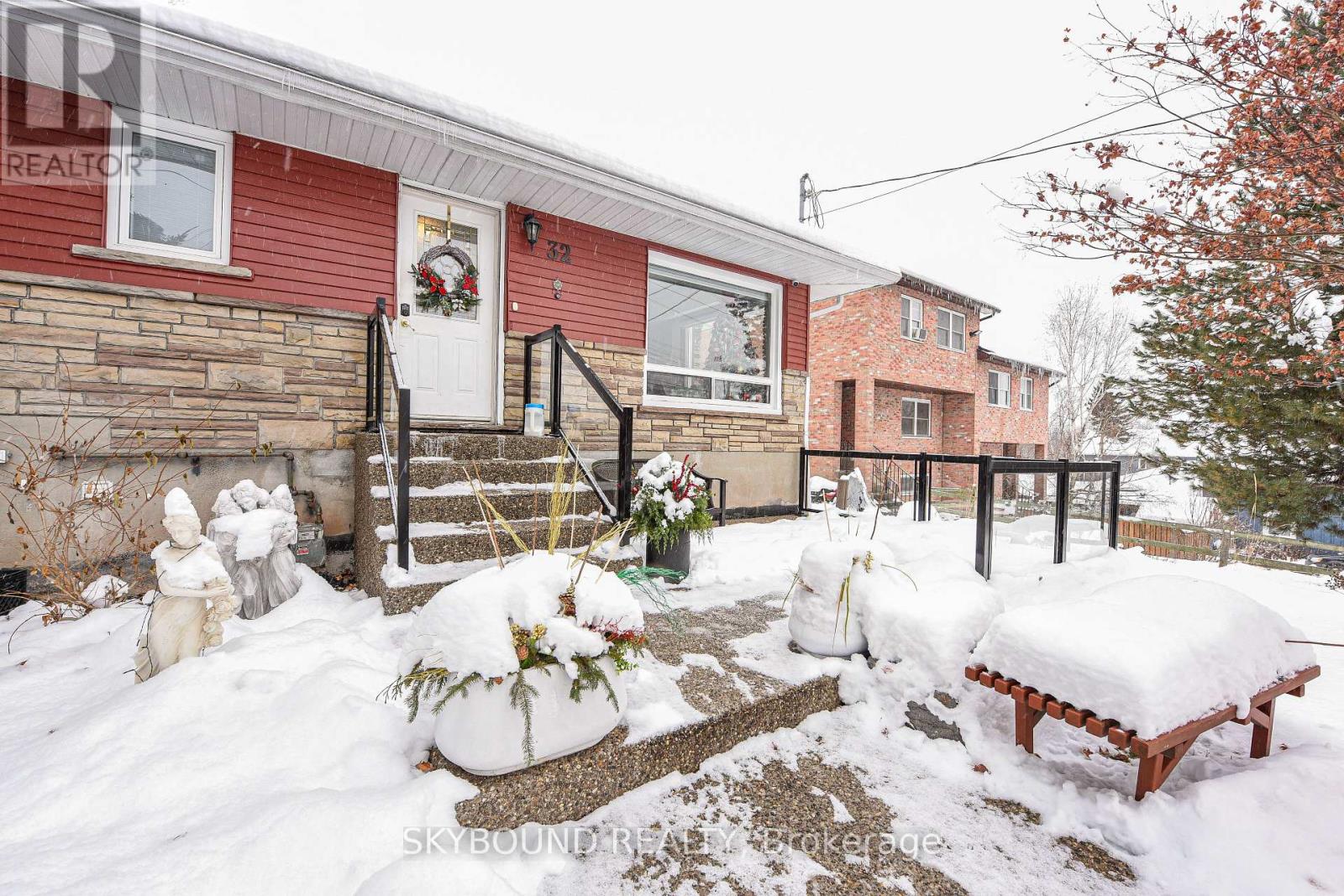 32 Victoria Avenue, Halton Hills, Ontario  L7J 1Y9 - Photo 5 - W12633380