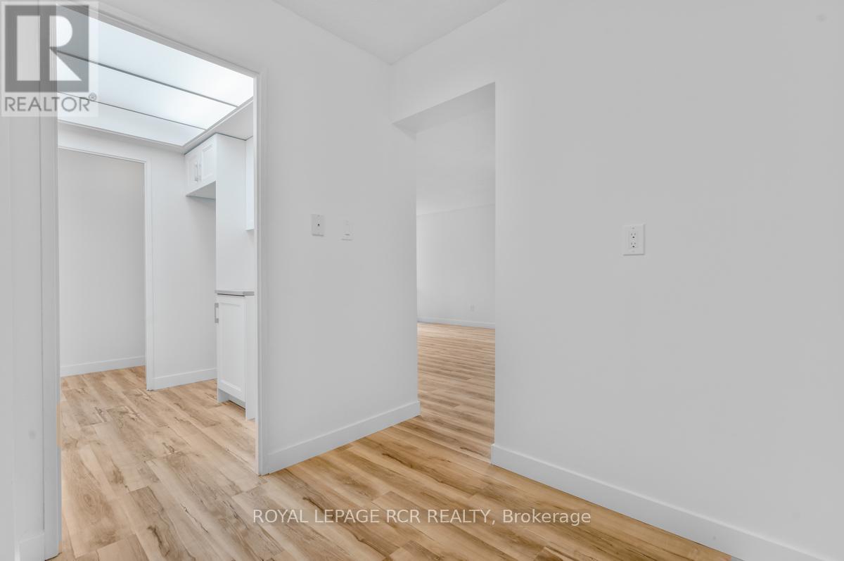 205 - 1535 Lakeshore Road E, Mississauga, Ontario  L5E 3E2 - Photo 11 - W12814346