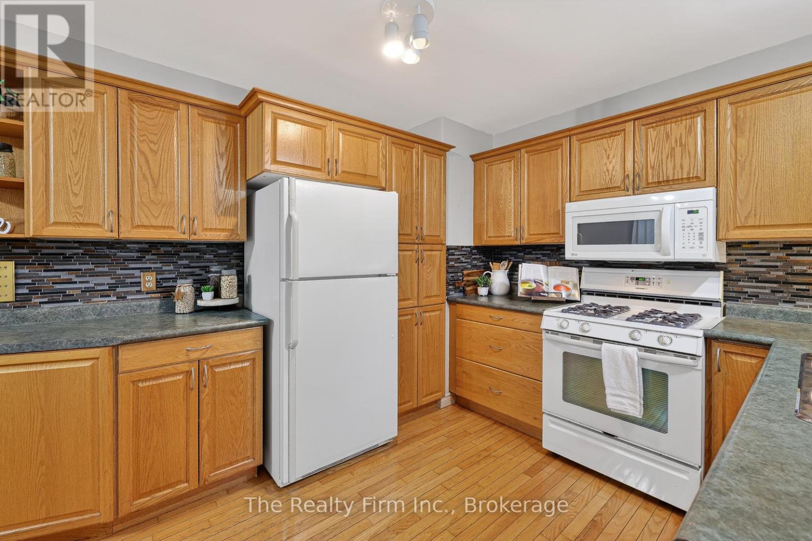 10 Chisholm Drive, Ingersoll, Ontario  N5C 2C4 - Photo 18 - X12944990