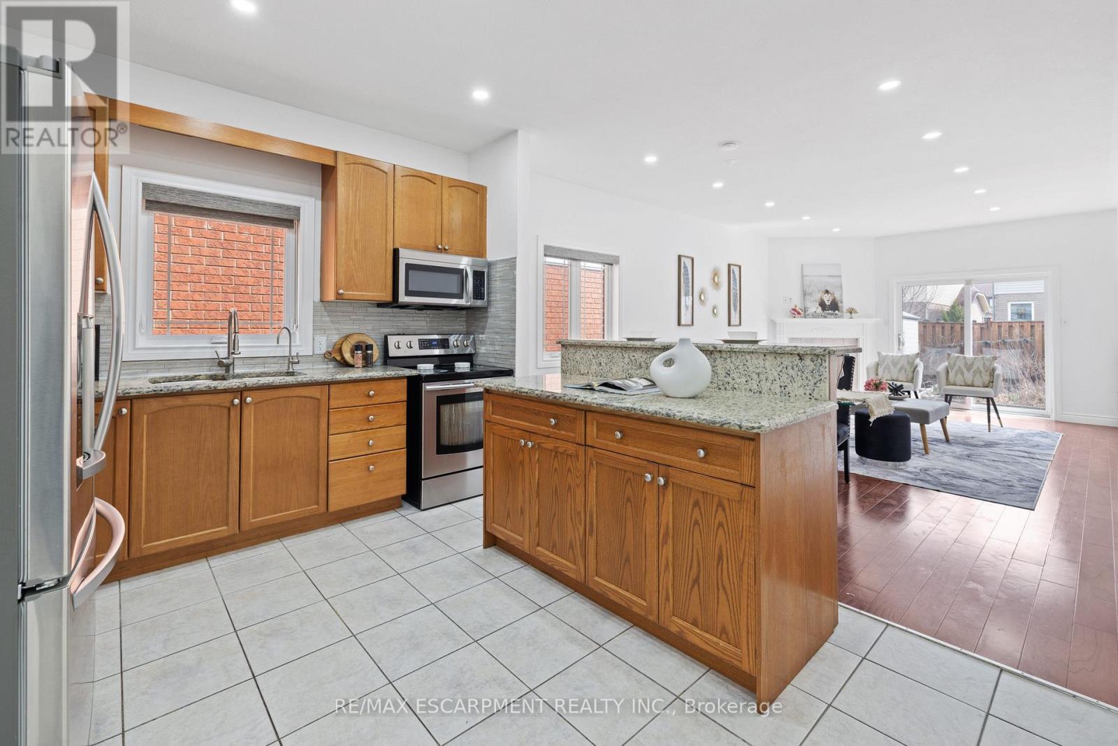 39 Mckibbon Avenue, Hamilton, Ontario  L0R 1P0 - Photo 15 - X12944672