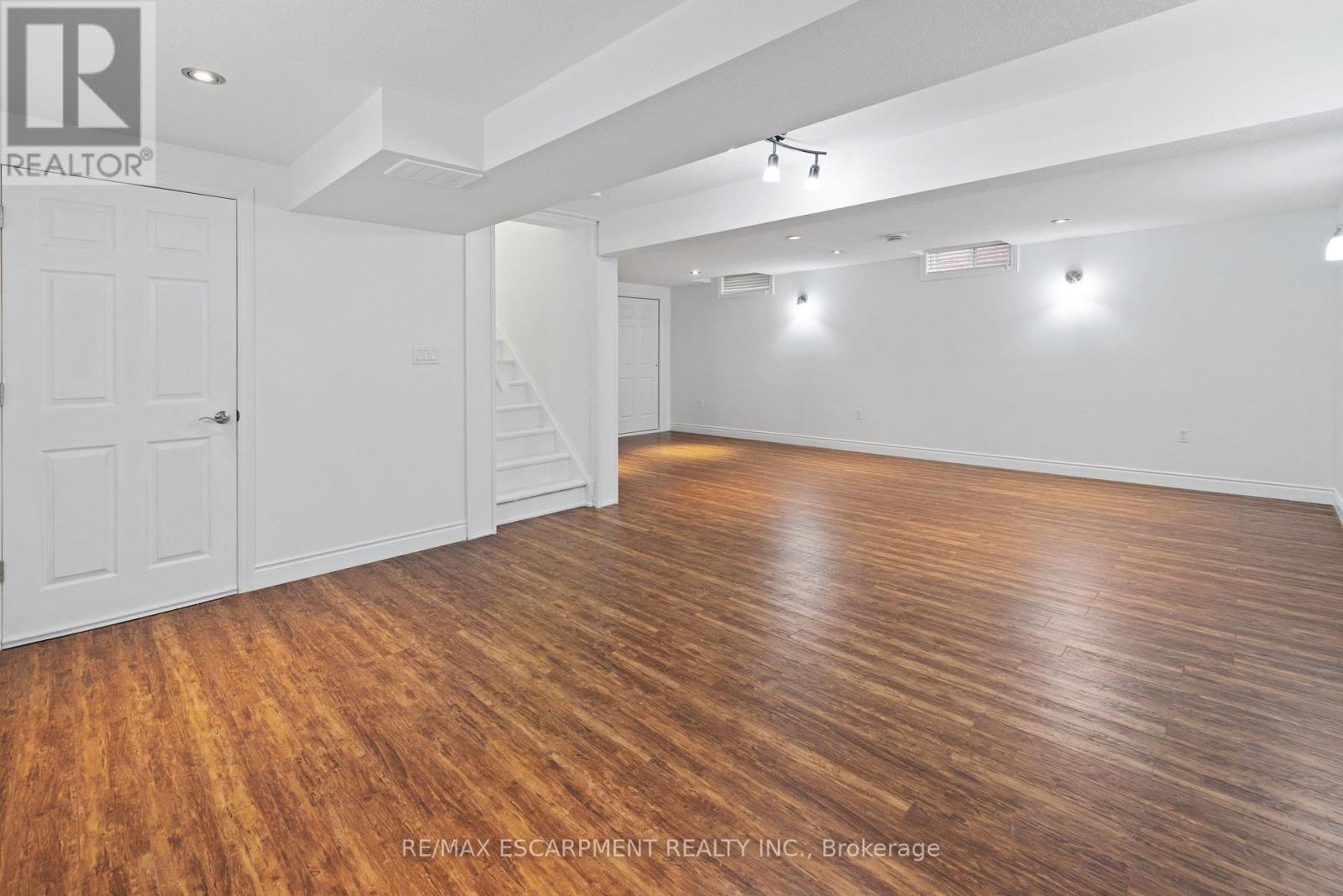 39 Mckibbon Avenue, Hamilton, Ontario  L0R 1P0 - Photo 29 - X12944672