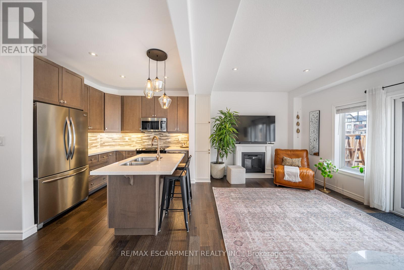 69 John Frederick Drive, Hamilton, Ontario  L9G 0G6 - Photo 9 - X12944752