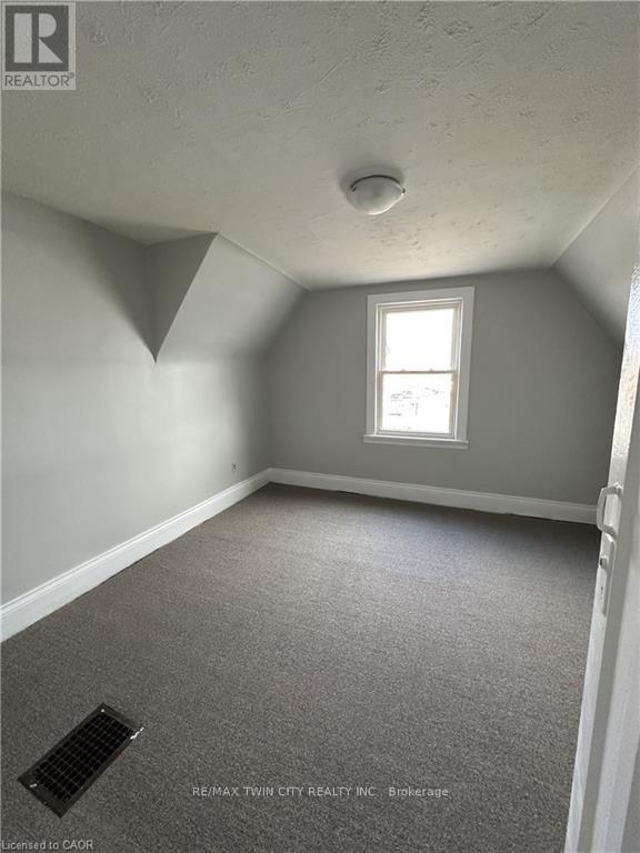 31 Mckinstry Street, Hamilton, Ontario  L8L 6C2 - Photo 9 - X12944782