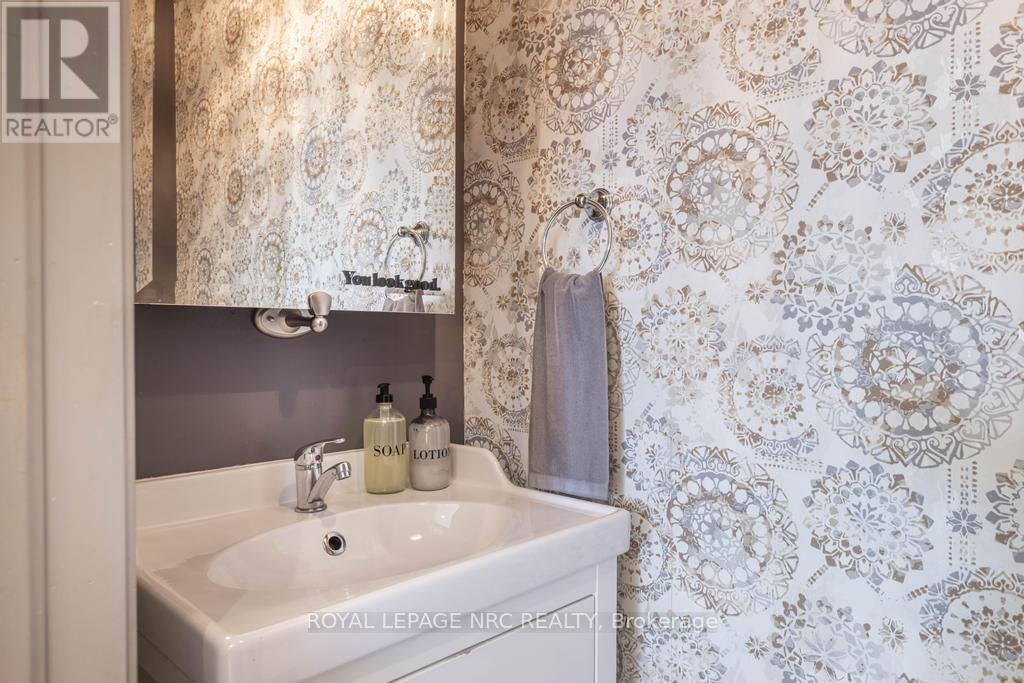 48 Hodgkins Avenue, Thorold, Ontario  L2V 1M1 - Photo 16 - X12944810