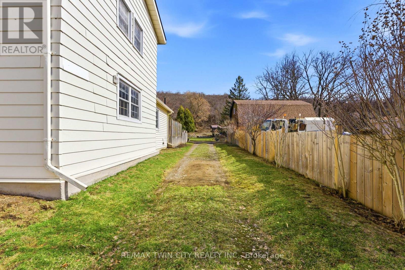 9 Willow Street, Brant, Ontario  N3L 2K5 - Photo 37 - X12944838