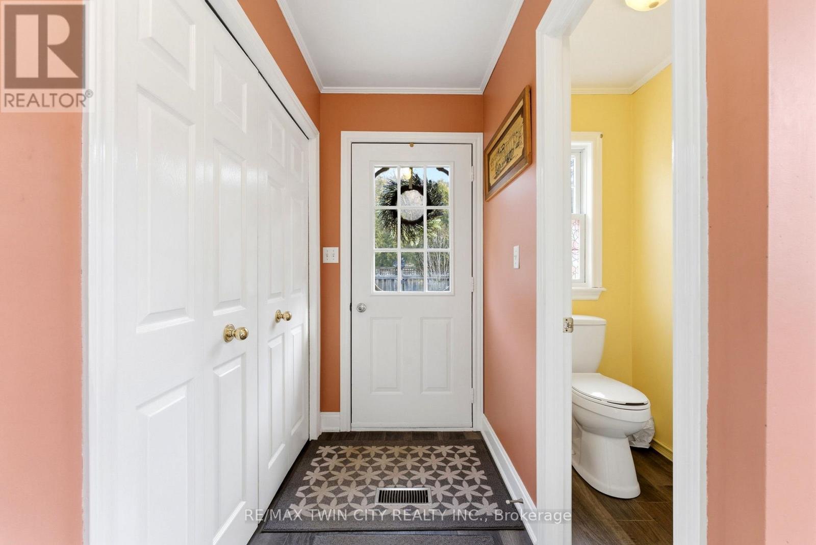 9 Willow Street, Brant, Ontario  N3L 2K5 - Photo 5 - X12944838