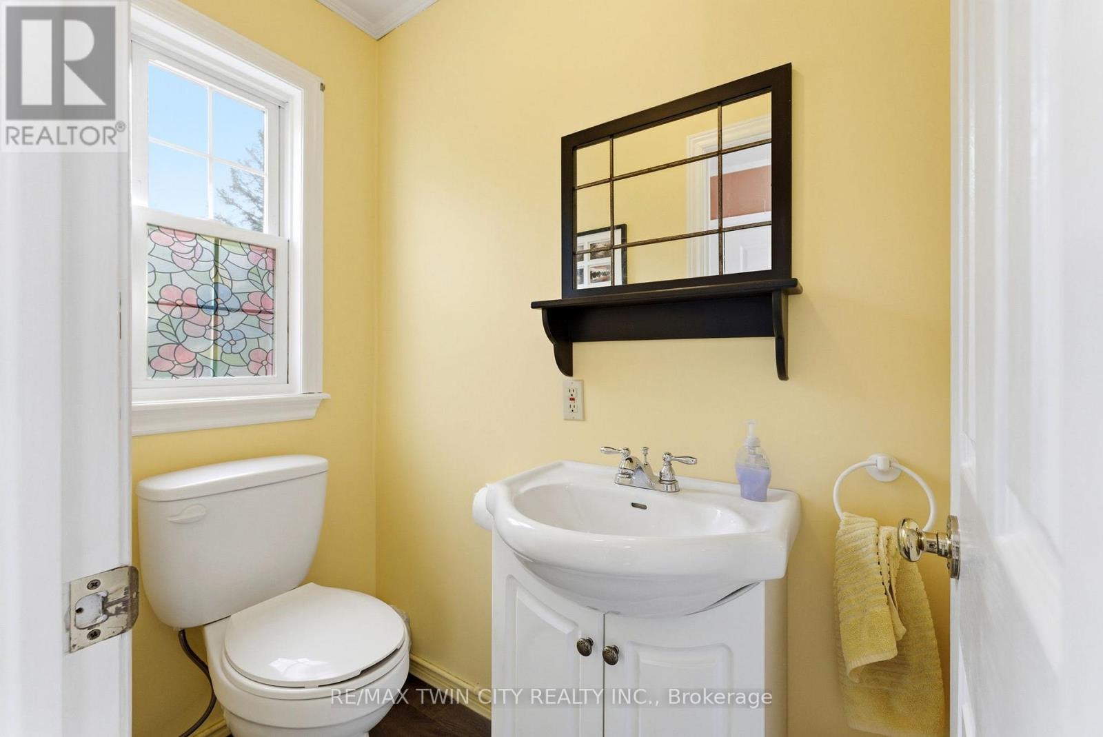 9 Willow Street, Brant, Ontario  N3L 2K5 - Photo 6 - X12944838