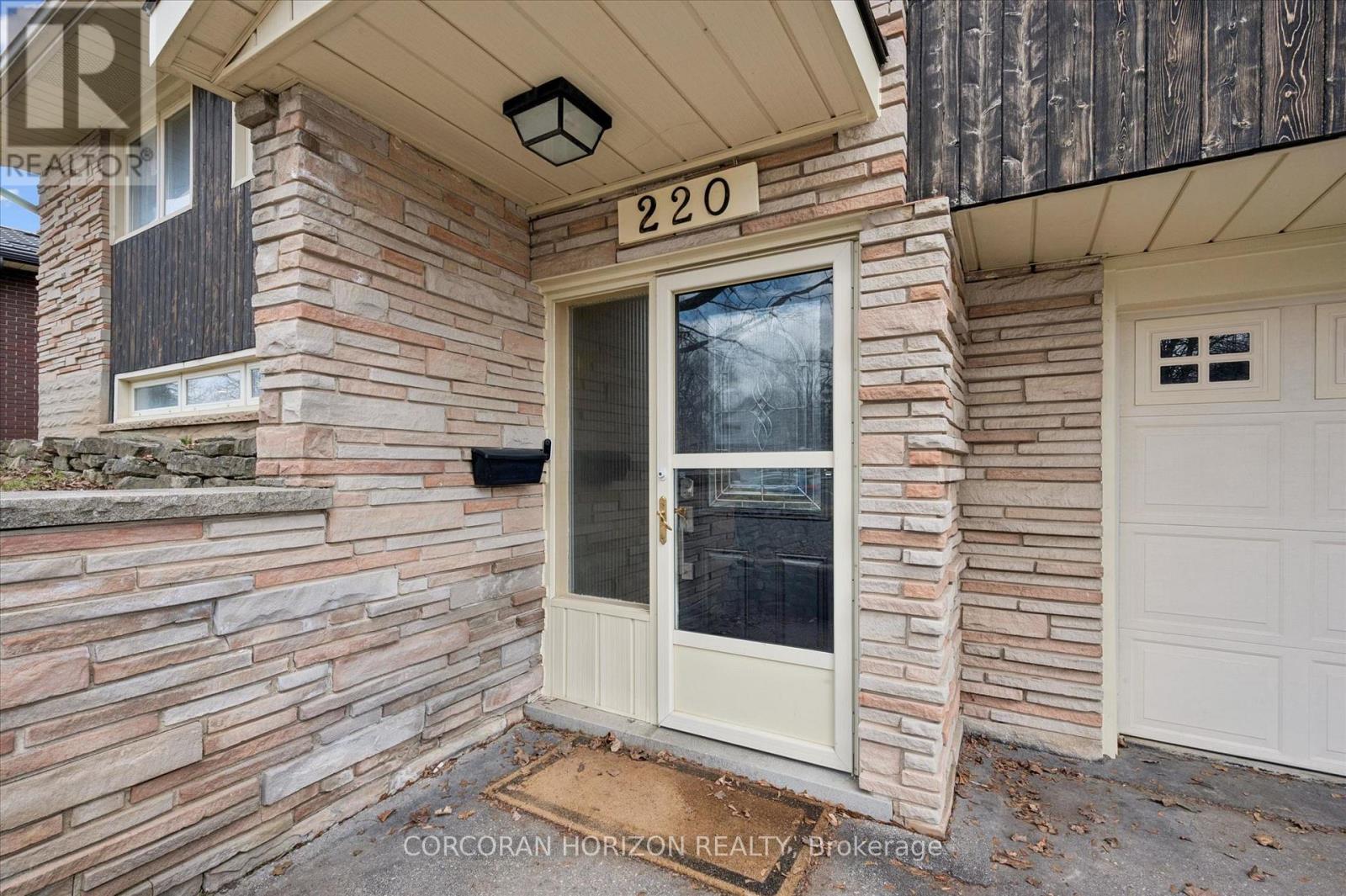 220 Mayfield Avenue, Waterloo, Ontario  N2J 3S5 - Photo 3 - X12944846